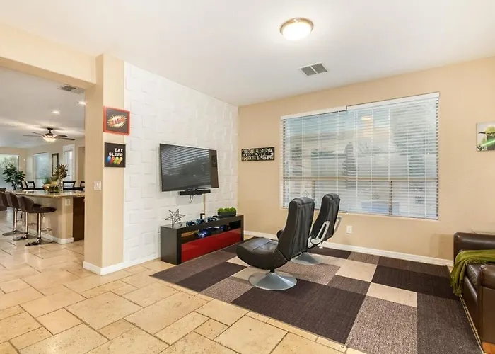 Luxury Cul-de-sac With Heated Pool & 5br Phoenix