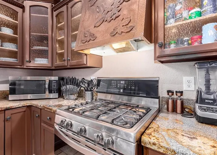 Hébergement de vacances Luxury Cul-de-sac With Heated Pool & 5br Phoenix