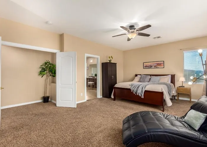 Luxury Cul-de-sac With Heated Pool & 5br Phoenix