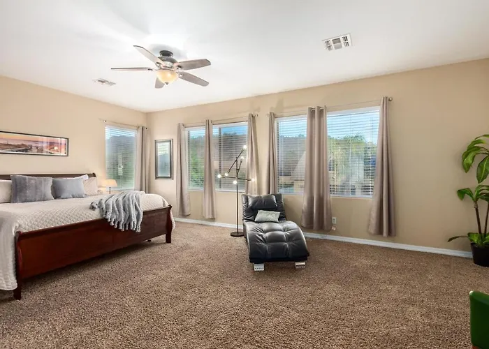 Luxury Cul-de-sac With Heated Pool & 5br