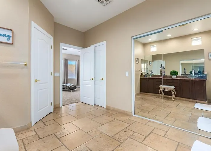 Luxury Cul-de-sac With Heated Pool & 5br *