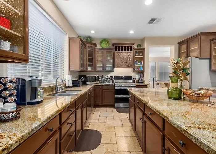 Luxury Cul-de-sac With Heated Pool & 5br *