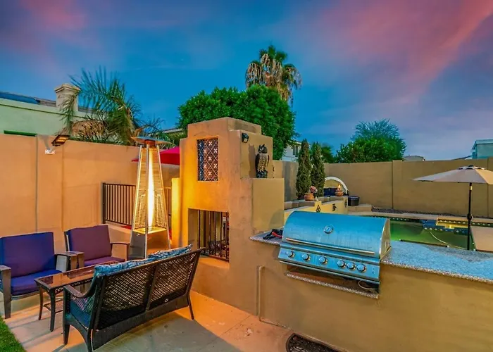 Hébergement de vacances Luxury Cul-de-sac With Heated Pool & 5br *