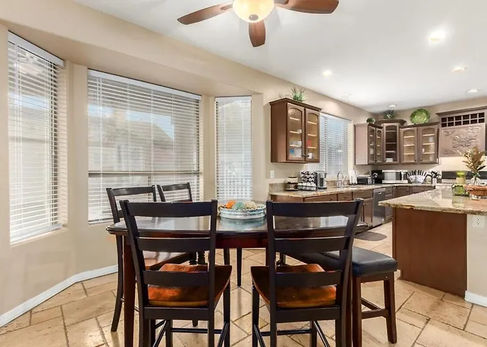 Luxury Cul-de-sac With Heated Pool & 5br Phoenix